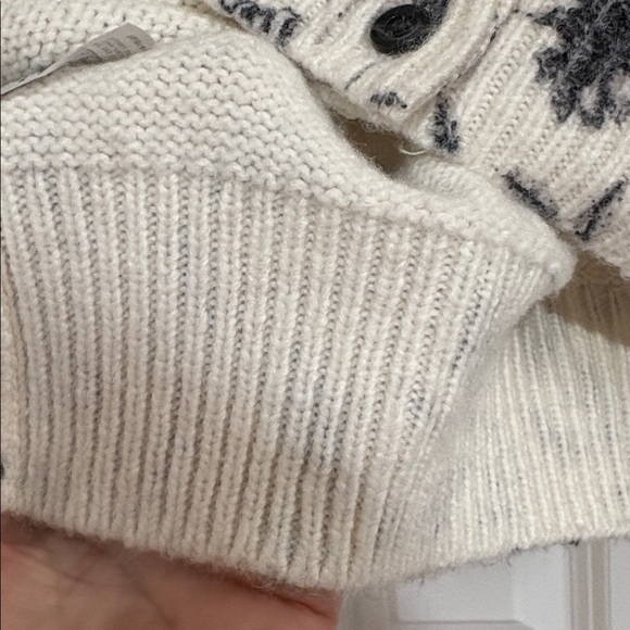 Ann Taylor Floral Knit Cardigan Sweater in Black, Gray and Cream - Picture 8 of 9